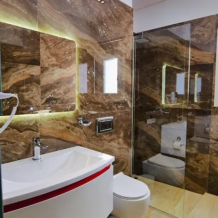 Asi Rooftop 4* Sarandë